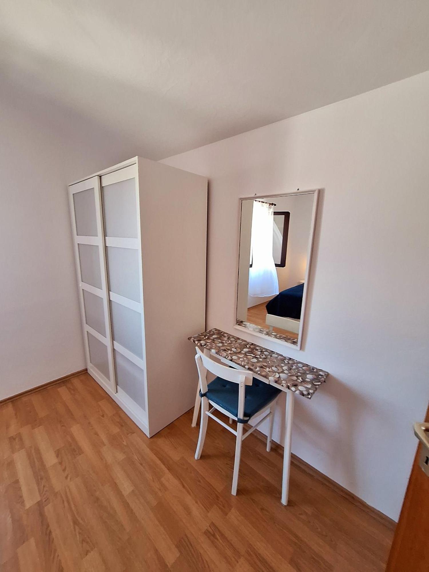 Apartments With A Parking Space Vodice - 7604 Bilik gambar