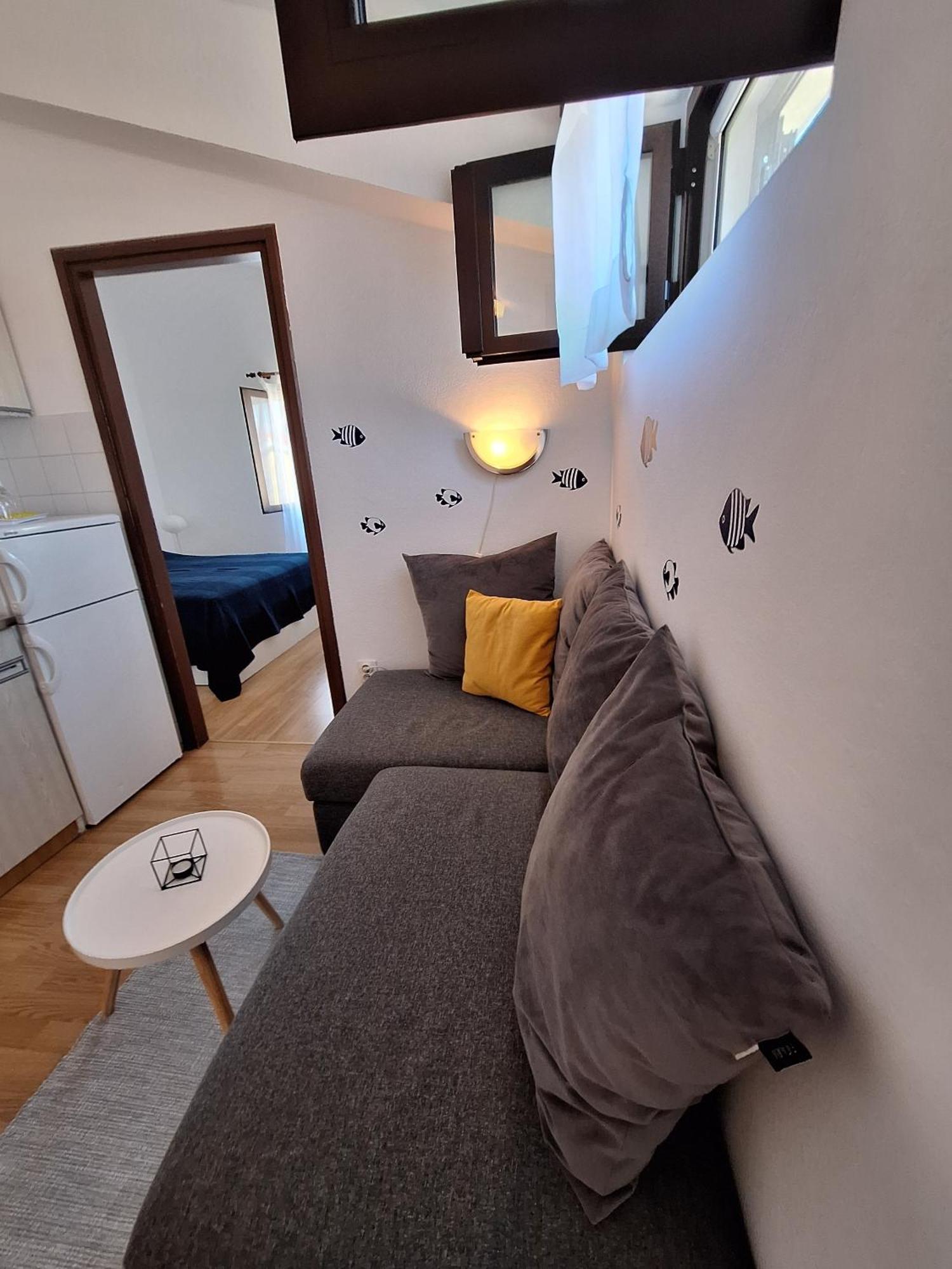 Apartments With A Parking Space Vodice - 7604 Bilik gambar